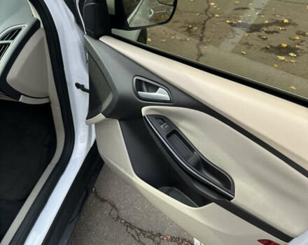 Белый Форд Фокус, объемом двигателя 0 л и пробегом 100 тыс. км за 8500 $, фото 31 на Automoto.ua