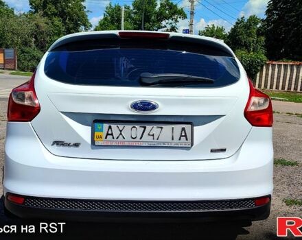 Форд Фокус 2013 в Харькове на Automoto.ua Белый Форд Фокус, объемом двигателя 1 л и пробегом 200 тыс. км за 5750 $, фото 3 на Automoto.ua