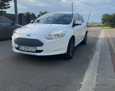 Белый Форд Фокус, объемом двигателя 0 л и пробегом 115 тыс. км за 5400 $, фото 8 на Automoto.ua