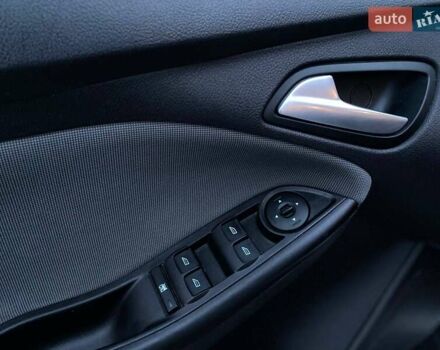 Белый Форд Фокус, объемом двигателя 2 л и пробегом 226 тыс. км за 6990 $, фото 15 на Automoto.ua