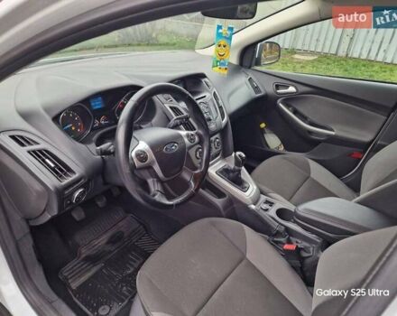 Белый Форд Фокус, объемом двигателя 1 л и пробегом 149 тыс. км за 5600 $, фото 3 на Automoto.ua