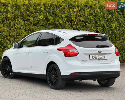 Белый Форд Фокус, объемом двигателя 1.6 л и пробегом 227 тыс. км за 8900 $, фото 2 на Automoto.ua