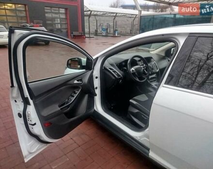 Белый Форд Фокус, объемом двигателя 1 л и пробегом 290 тыс. км за 6000 $, фото 7 на Automoto.ua