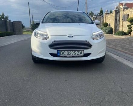 Белый Форд Фокус, объемом двигателя 0 л и пробегом 115 тыс. км за 5400 $, фото 3 на Automoto.ua