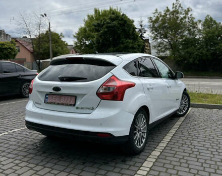 Форд Фокус 2013 в Ивано-Франковске на Automoto.ua Белый Форд Фокус, объемом двигателя 0 л и пробегом 165 тыс. км за 7800 $, фото 5 на Automoto.ua