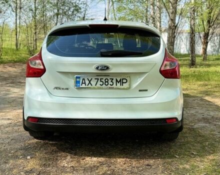 Белый Форд Фокус, объемом двигателя 1 л и пробегом 191 тыс. км за 5500 $, фото 5 на Automoto.ua