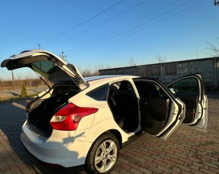 Белый Форд Фокус, объемом двигателя 1 л и пробегом 290 тыс. км за 4999 $, фото 13 на Automoto.ua