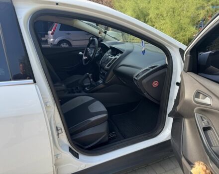 Белый Форд Фокус, объемом двигателя 1 л и пробегом 228 тыс. км за 6000 $, фото 8 на Automoto.ua