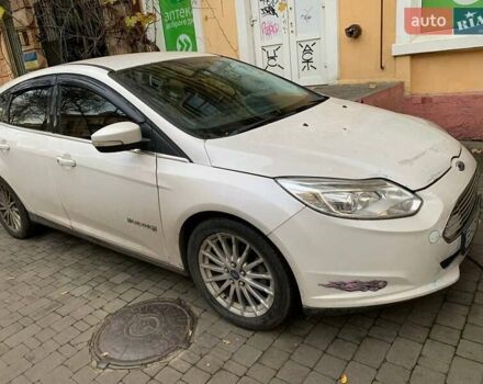 Белый Форд Фокус, объемом двигателя 0 л и пробегом 154 тыс. км за 5800 $, фото 1 на Automoto.ua