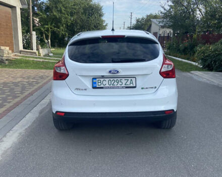 Белый Форд Фокус, объемом двигателя 0 л и пробегом 115 тыс. км за 5400 $, фото 9 на Automoto.ua