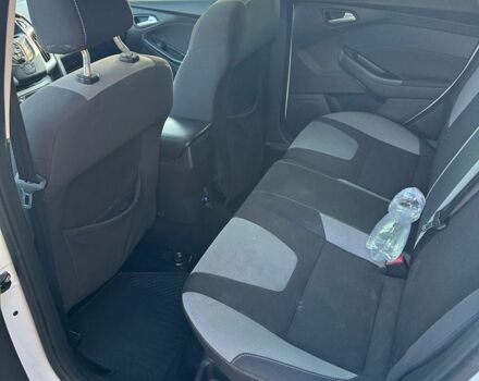 Белый Форд Фокус, объемом двигателя 1 л и пробегом 290 тыс. км за 4999 $, фото 11 на Automoto.ua