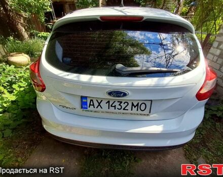 Белый Форд Фокус, объемом двигателя 1.6 л и пробегом 126 тыс. км за 8100 $, фото 1 на Automoto.ua