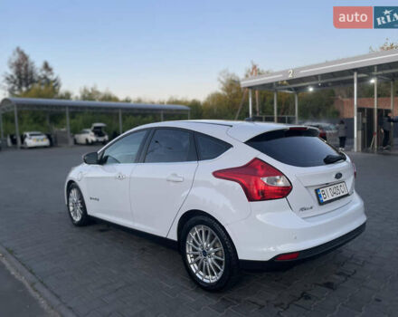 Белый Форд Фокус, объемом двигателя 0 л и пробегом 137 тыс. км за 6000 $, фото 6 на Automoto.ua