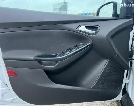 Форд Фокус 2013 в Львове на Automoto.ua Белый Форд Фокус, объемом двигателя 1 л и пробегом 290 тыс. км за 5490 $, фото 14 на Automoto.ua