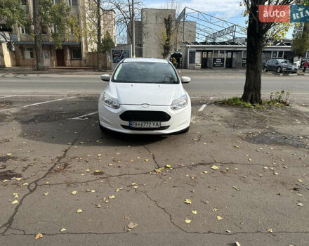 Белый Форд Фокус, объемом двигателя 0 л и пробегом 100 тыс. км за 8500 $, фото 2 на Automoto.ua