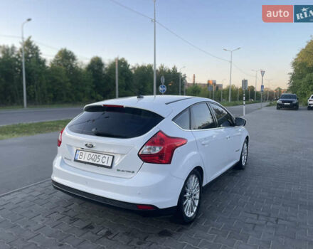 Белый Форд Фокус, объемом двигателя 0 л и пробегом 137 тыс. км за 6000 $, фото 4 на Automoto.ua