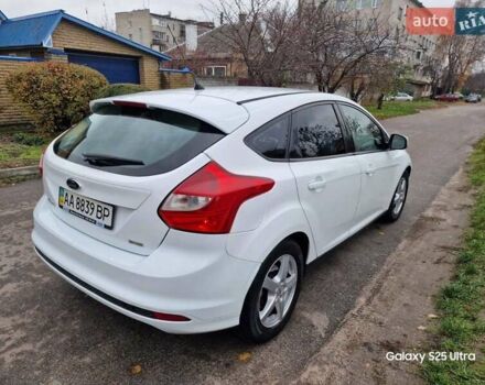 Белый Форд Фокус, объемом двигателя 1 л и пробегом 149 тыс. км за 5600 $, фото 4 на Automoto.ua