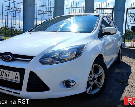 Форд Фокус 2013 в Харькове на Automoto.ua Белый Форд Фокус, объемом двигателя 1 л и пробегом 200 тыс. км за 5750 $, фото 1 на Automoto.ua