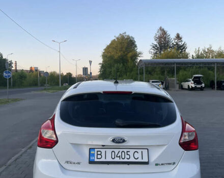 Белый Форд Фокус, объемом двигателя 0 л и пробегом 137 тыс. км за 6000 $, фото 5 на Automoto.ua