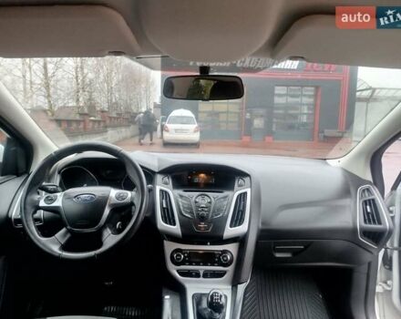 Белый Форд Фокус, объемом двигателя 1 л и пробегом 290 тыс. км за 6000 $, фото 15 на Automoto.ua
