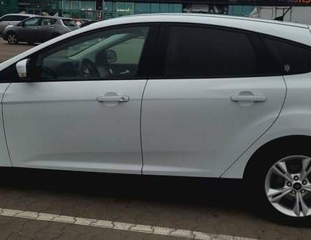 Білий Форд Фокус, об'ємом двигуна 1 л та пробігом 119 тис. км за 7500 $, фото 3 на Automoto.ua