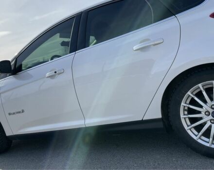 Белый Форд Фокус, объемом двигателя 0 л и пробегом 78 тыс. км за 7700 $, фото 7 на Automoto.ua