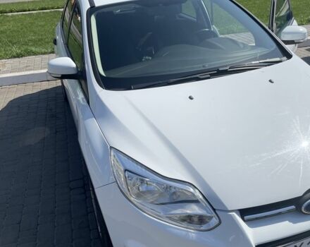 Форд Фокус 2013 в Харькове на Automoto.ua Белый Форд Фокус, объемом двигателя 1.6 л и пробегом 122 тыс. км за 7300 $, фото 1 на Automoto.ua