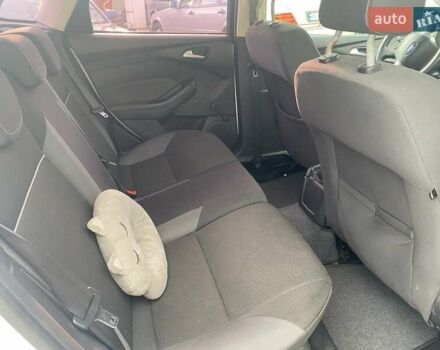 Белый Форд Фокус, объемом двигателя 1 л и пробегом 220 тыс. км за 5500 $, фото 3 на Automoto.ua