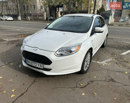 Белый Форд Фокус, объемом двигателя 0 л и пробегом 100 тыс. км за 8500 $, фото 3 на Automoto.ua