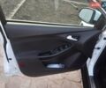Белый Форд Фокус, объемом двигателя 1 л и пробегом 119 тыс. км за 7500 $, фото 12 на Automoto.ua