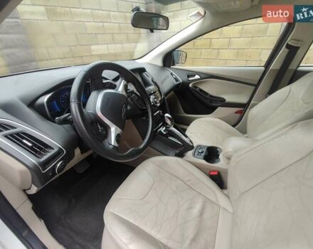 Белый Форд Фокус, объемом двигателя 0 л и пробегом 92 тыс. км за 6500 $, фото 13 на Automoto.ua