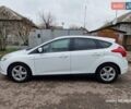 Белый Форд Фокус, объемом двигателя 1 л и пробегом 149 тыс. км за 5600 $, фото 1 на Automoto.ua