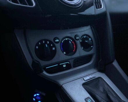 Белый Форд Фокус, объемом двигателя 2 л и пробегом 226 тыс. км за 6990 $, фото 19 на Automoto.ua