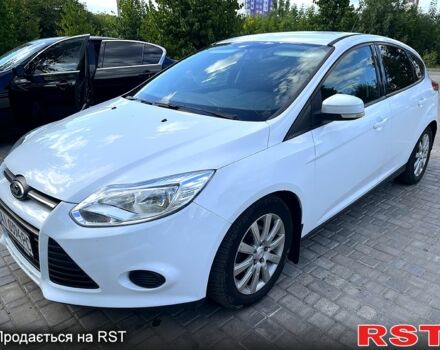 Форд Фокус 2013 в Киеве на Automoto.ua Белый Форд Фокус, объемом двигателя 1 л и пробегом 184 тыс. км за 6299 $, фото 1 на Automoto.ua