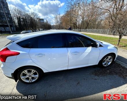 Форд Фокус 2013 в Киеве на Automoto.ua Белый Форд Фокус, объемом двигателя 1 л и пробегом 152 тыс. км за 6500 $, фото 1 на Automoto.ua