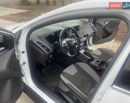 Форд Фокус 2013 в Киеве на Automoto.ua Белый Форд Фокус, объемом двигателя 1 л и пробегом 200 тыс. км за 4990 $, фото 8 на Automoto.ua