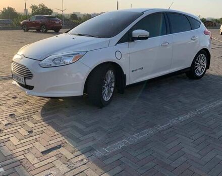 Білий Форд Фокус, об'ємом двигуна 0 л та пробігом 110 тис. км за 6400 $, фото 3 на Automoto.ua