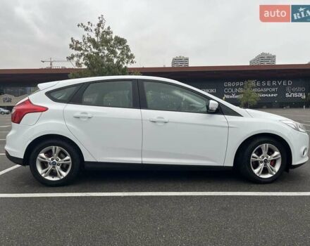 Білий Форд Фокус, об'ємом двигуна 1 л та пробігом 198 тис. км за 7400 $, фото 3 на Automoto.ua