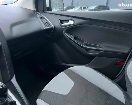 Форд Фокус 2013 в Львове на Automoto.ua Белый Форд Фокус, объемом двигателя 1 л и пробегом 290 тыс. км за 5490 $, фото 30 на Automoto.ua