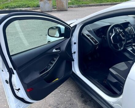 Белый Форд Фокус, объемом двигателя 1 л и пробегом 131 тыс. км за 4700 $, фото 4 на Automoto.ua