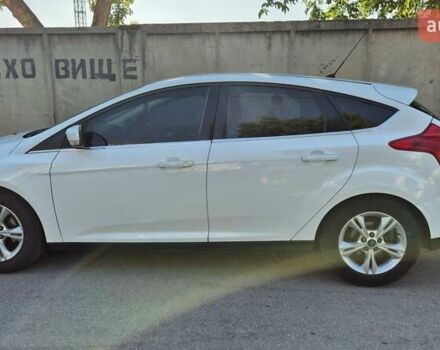 Форд Фокус 2013 в Полтаве на Automoto.ua Белый Форд Фокус, объемом двигателя 1 л и пробегом 160 тыс. км за 6450 $, фото 5 на Automoto.ua