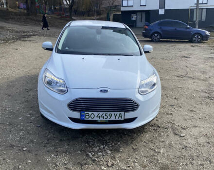 Белый Форд Фокус, объемом двигателя 0 л и пробегом 115 тыс. км за 7200 $, фото 1 на Automoto.ua