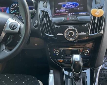 Белый Форд Фокус, объемом двигателя 0 л и пробегом 140 тыс. км за 7000 $, фото 6 на Automoto.ua