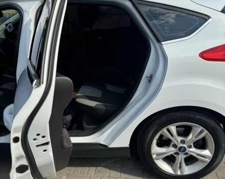 Белый Форд Фокус, объемом двигателя 1 л и пробегом 228 тыс. км за 6000 $, фото 5 на Automoto.ua