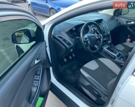 Білий Форд Фокус, об'ємом двигуна 1 л та пробігом 230 тис. км за 6000 $, фото 3 на Automoto.ua