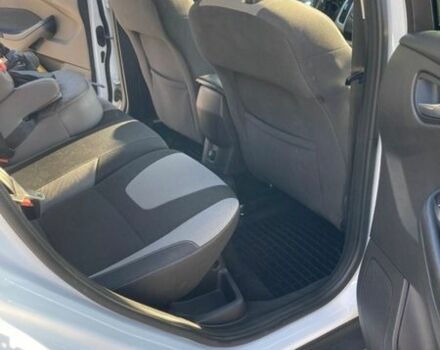 Белый Форд Фокус, объемом двигателя 1 л и пробегом 230 тыс. км за 6000 $, фото 6 на Automoto.ua