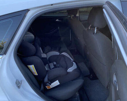 Белый Форд Фокус, объемом двигателя 1 л и пробегом 170 тыс. км за 6800 $, фото 9 на Automoto.ua