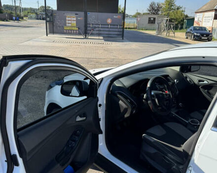 Белый Форд Фокус, объемом двигателя 1 л и пробегом 280 тыс. км за 5700 $, фото 6 на Automoto.ua