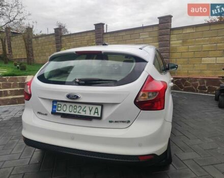 Белый Форд Фокус, объемом двигателя 0 л и пробегом 92 тыс. км за 6500 $, фото 7 на Automoto.ua