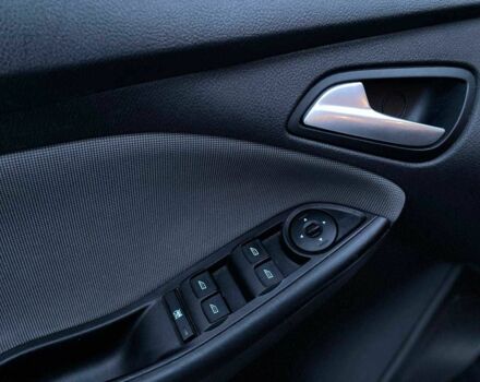 Белый Форд Фокус, объемом двигателя 2 л и пробегом 226 тыс. км за 6990 $, фото 8 на Automoto.ua